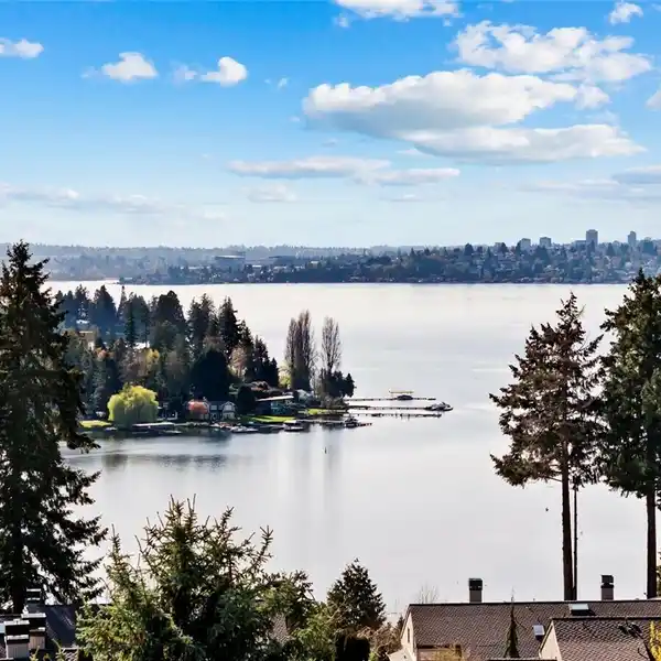 FULLY RENOVATED HOME WITH BREATHTAKING PANORAMA