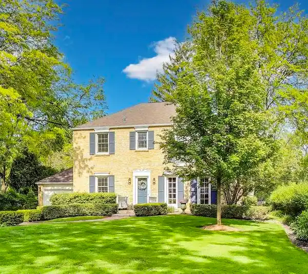 TIMELESS COLONIAL CHARM ON TREE-LINED TIMBER LANE