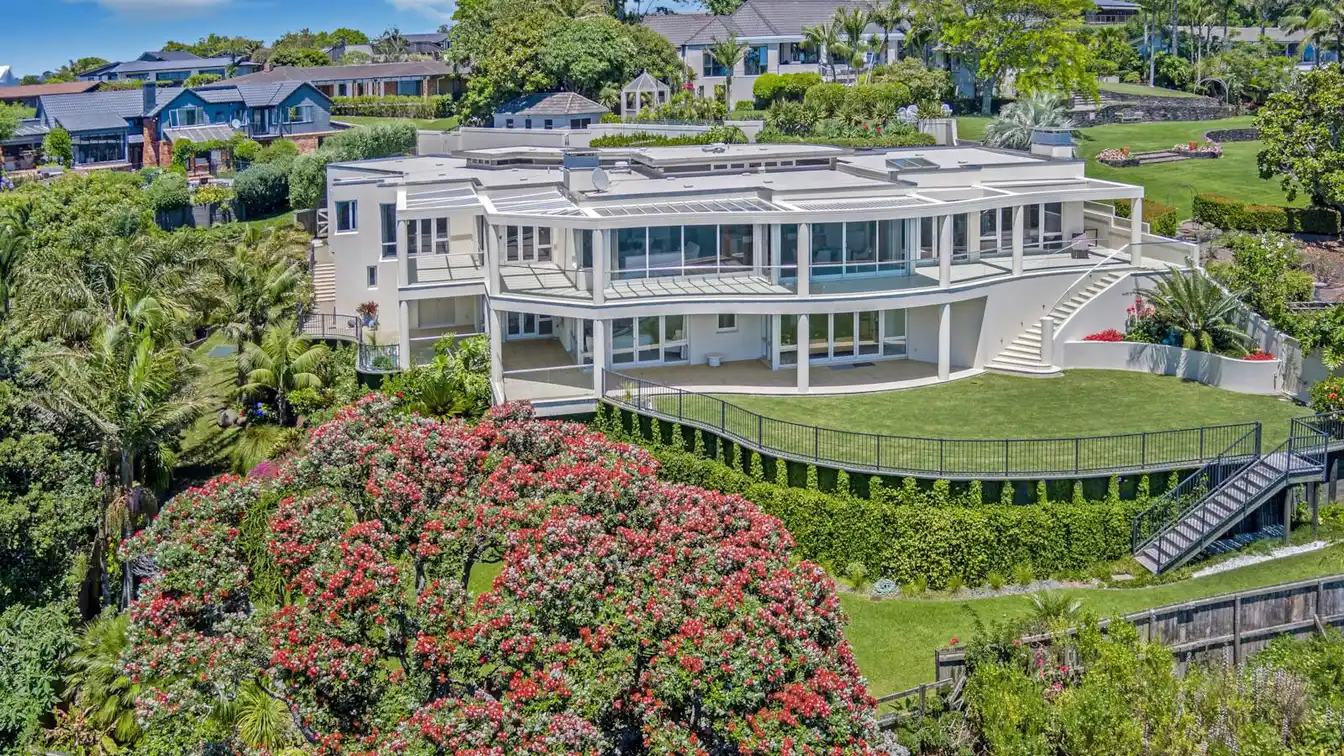 Majestic Coastal Paradise