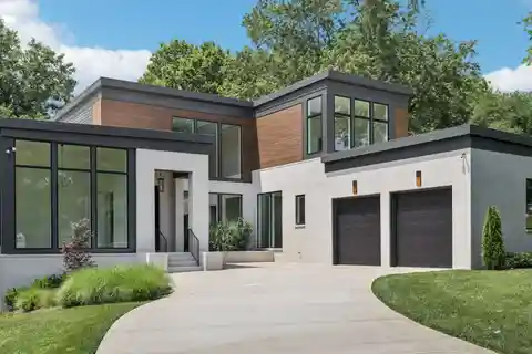 Exquisite Modern Residence in Oak Hill