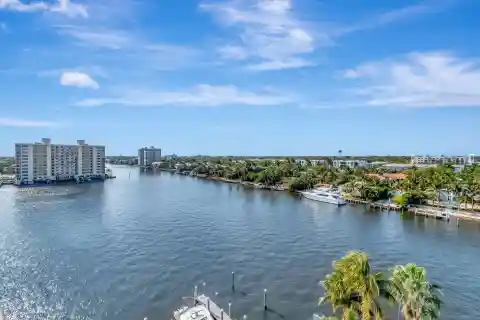 Sunlit Corner Residence with Captivating Panoramic Views