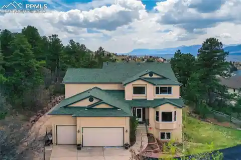 Elegant Home in a Peaceful Enclave