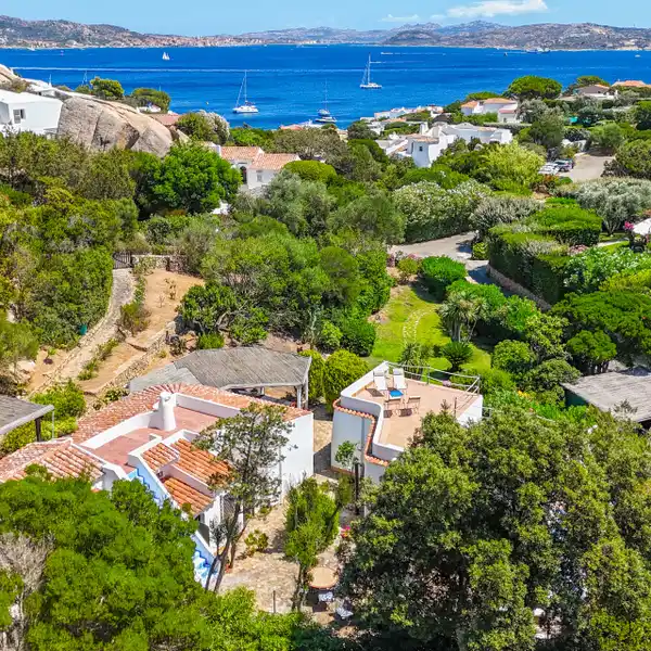 TIMELESS AND AUTHENTIC DETACHED VILLA