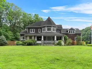 Majestic Home in a Private Retreat Setting