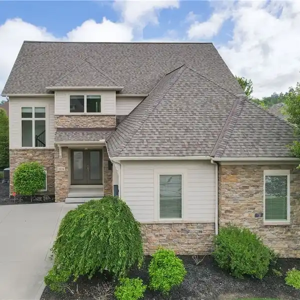 BRIGHT LOFTY HOME WITH MAGNIFICENT AMENITIES
