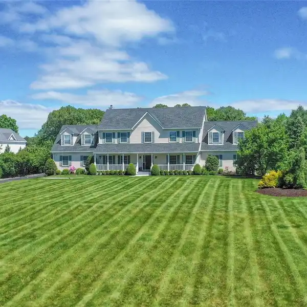 METICULOUSLY MAINTAINED FRONT PORCH COLONIAL