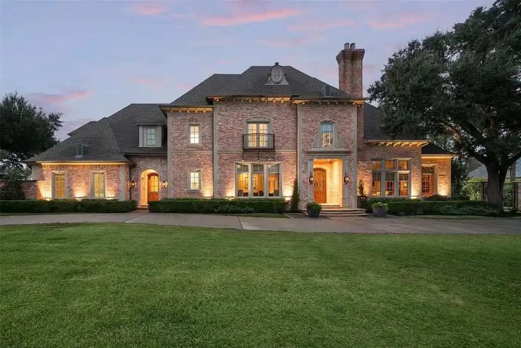 Timeless Stunner on over an Acre in the Heart of Dallas