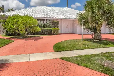 Sun-filled Home in Camino Gardens