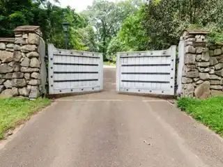 Extraordinary 15-acre Property