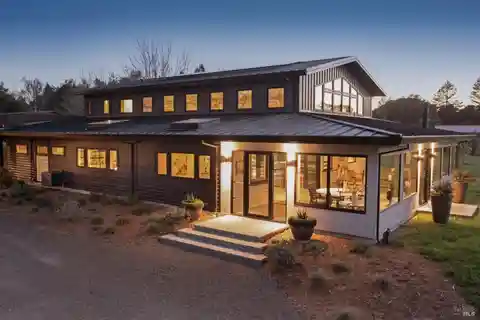 Extraordinary 14-acre Estate