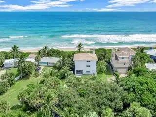 Sleek Oceanfront Retreat
