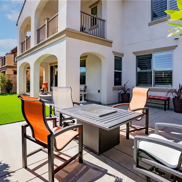 STUNNING HOME IN THE SOUGHT-AFTER RYLAND NEIGHBORHOOD