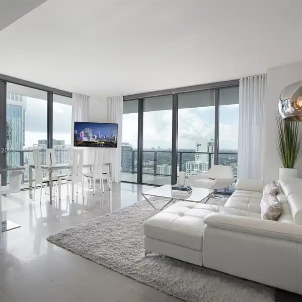 OPEN CONCEPT CORNER UNIT OFFERING ULTIMATE LUXURY LIVING