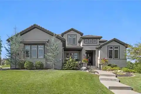 Exquisite Home in Mills Farm