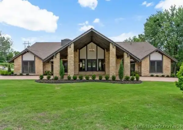 STUNNING COMPLETE RENOVATION