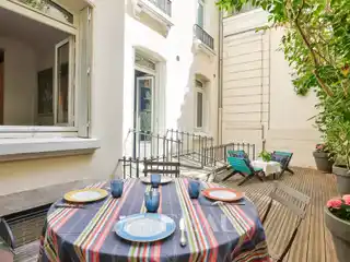 Courtyard Apartment with a Sunny Terrace