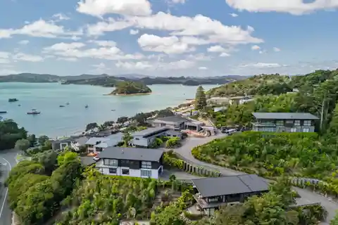 Magnificent Home Where Art and Architecture Unite