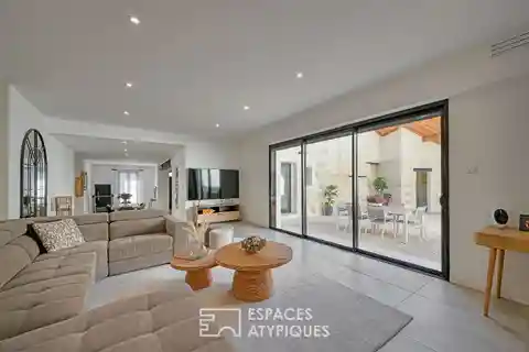 Fully Renovated Manor House