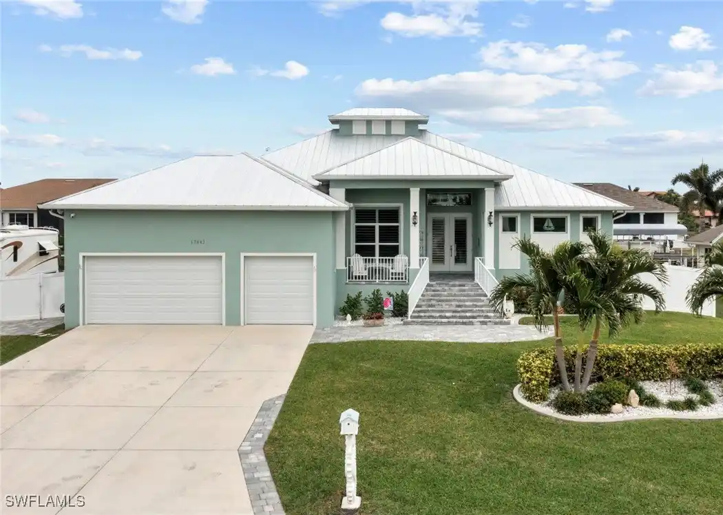 Key West Style Luxury Home in Island Park Woodlands