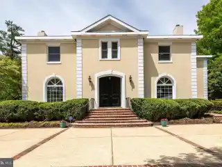 Exclusive Feng Shui Haven with European Flair