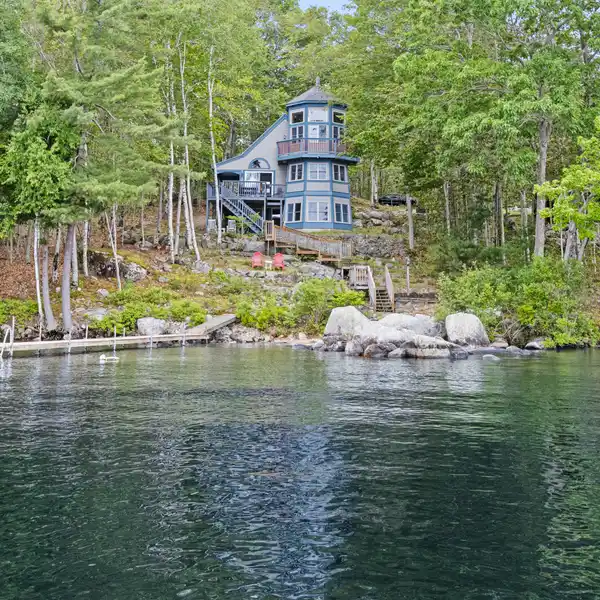 LIGHTHOUSE ON FRYE ISLAND