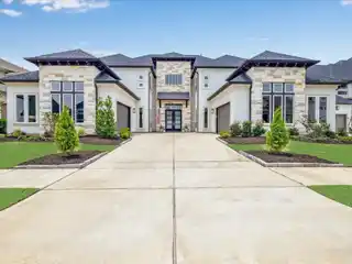 Beautiful Home in Sought-after Bridgeland