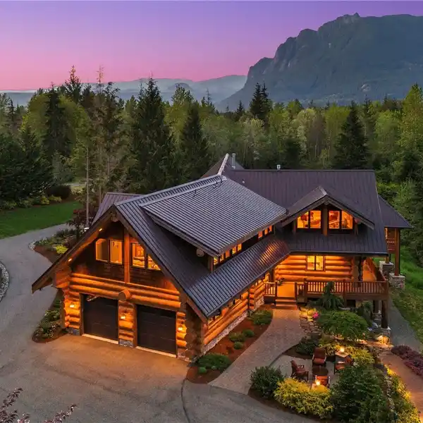 EXTRAORDINARY BLEND OF LUXURY AND NATURE
