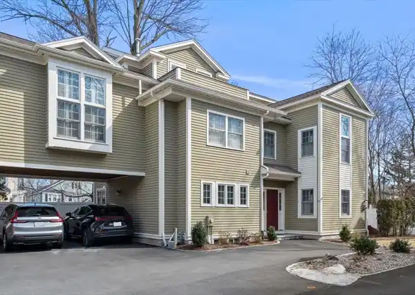 VERSATILE CONDO THAT HAS IT ALL