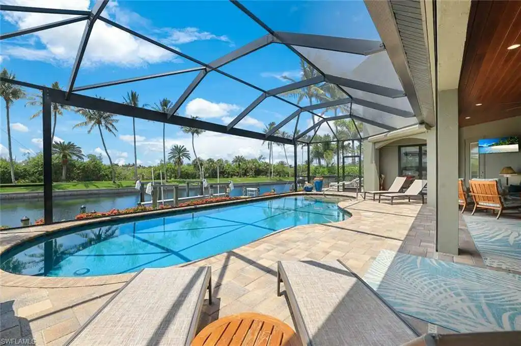 Three Bedroom Beauty in Cape Harbour