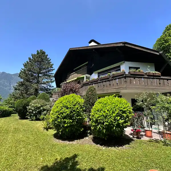 SUNNY TERRACE APARTMENT IN A CENTRAL, QUIET LOCATION