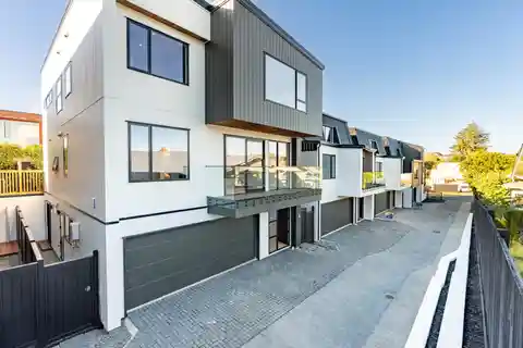 Spacious Designer Home Near Top Schools