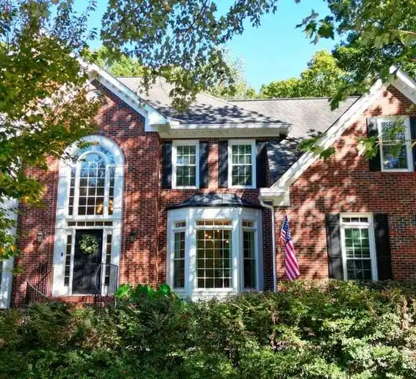 FORMAL DINING AND LIVING SPACES FOR ENTERTAINING