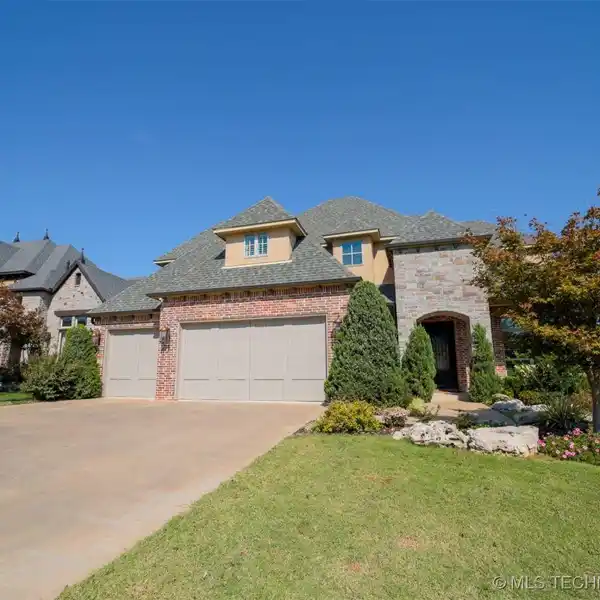 GORGEOUS FRESHLY UPDATED HOME
