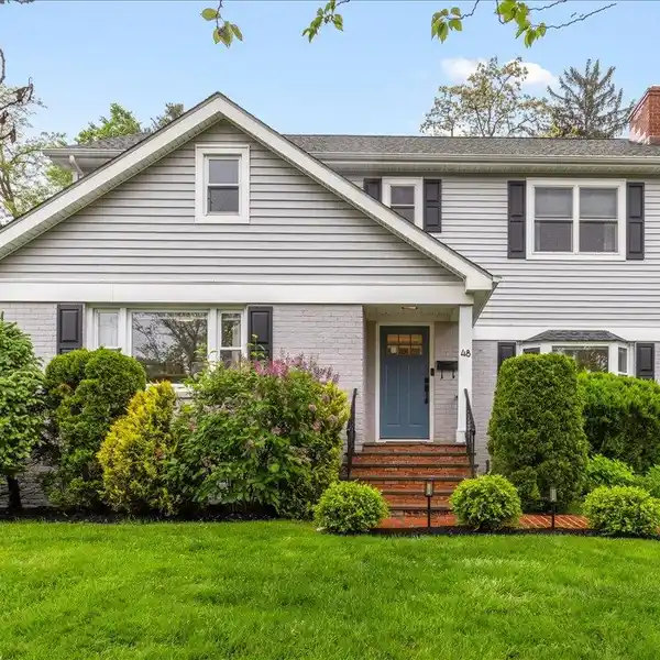 BEAUTIFULLY RENOVATED TURNKEY TREASURE