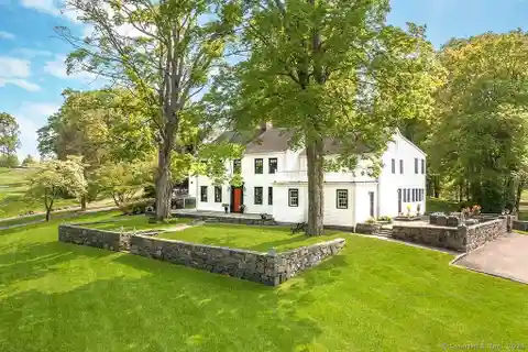 Lovely 1700s Estate for Rent