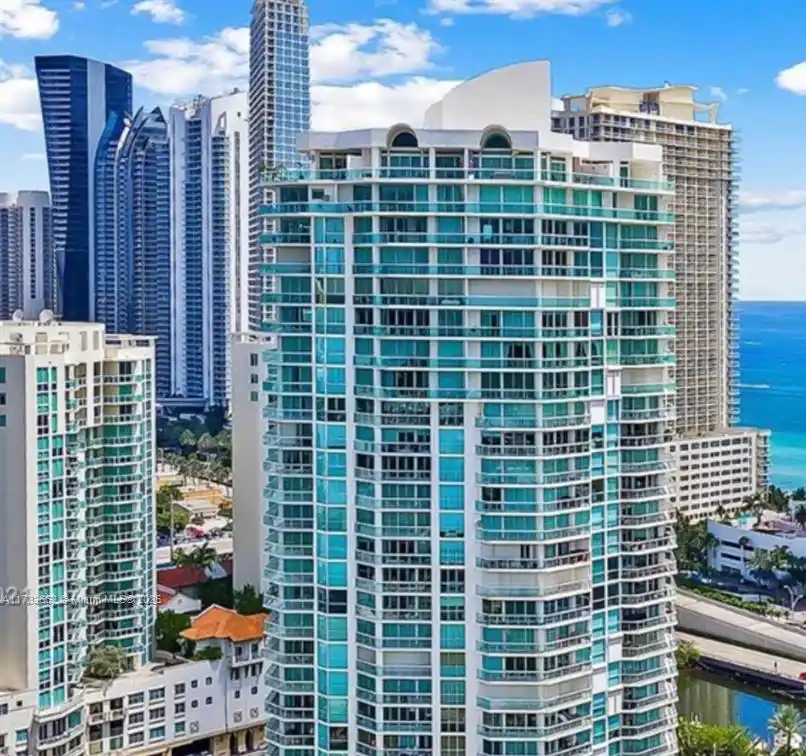Beautiful Condo in the Heart of Sunny Isles