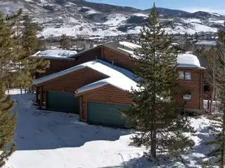 Wonderful Home Nestled in the Pines