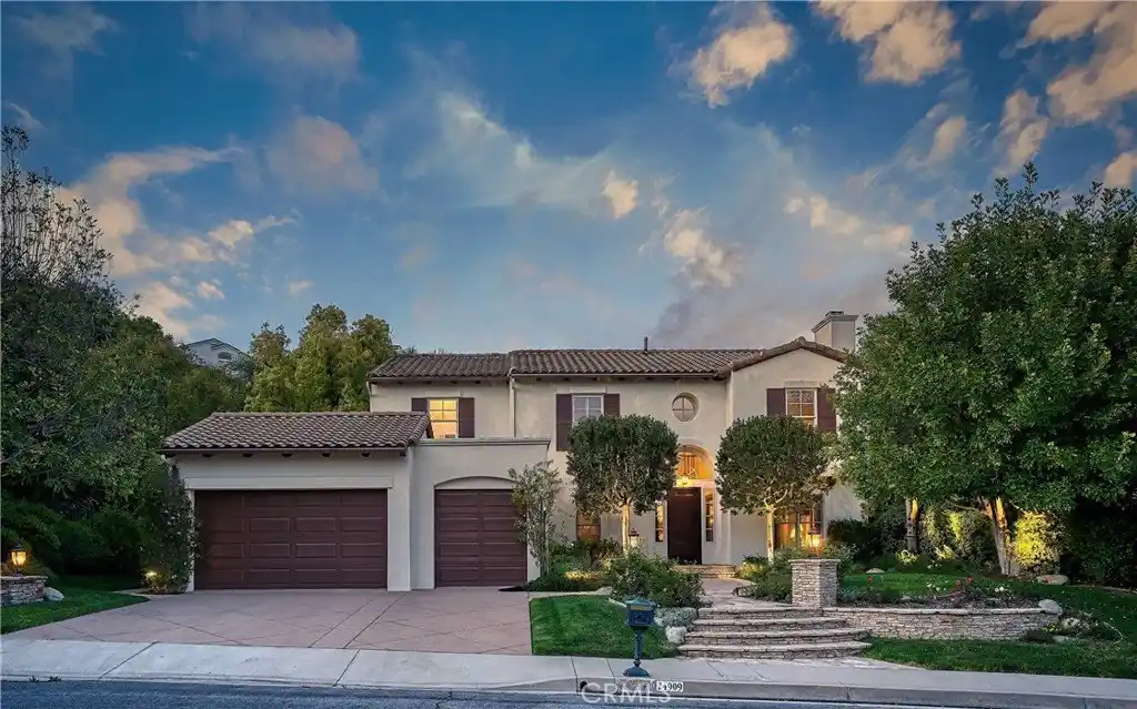 Beautifully Maintained Residence in Calabasas Park Estates