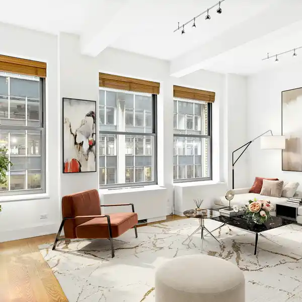 SOARING NOMAD FLOOR-THROUGH CONVERTIBLE LOFT-LIKE HOME