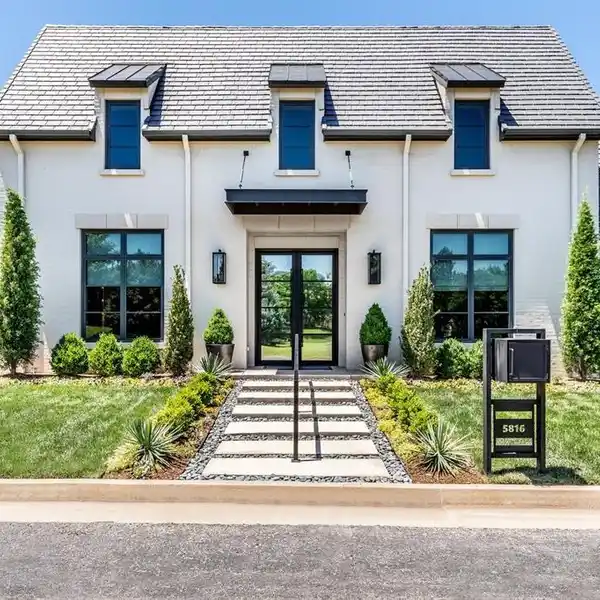 MODERN MASTERPIECE FEATURING ULTIMATE ENTERTAINER’S DREAM