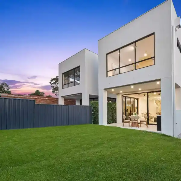 NEWLY CONSTRUCTED CUSTOM RESIDENCE