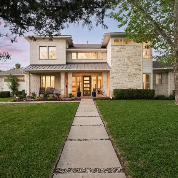MODERN LUXURY WITH TIMELESS SOPHISTICATION