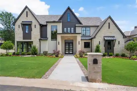 Gorgeous Home in the Gated Community of Crestwood at the River