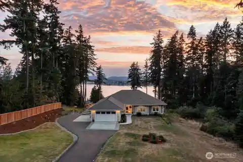Coastal Beauty Meets Thoughtful Design