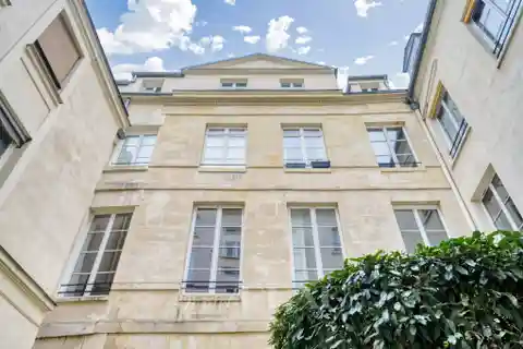 Peaceful Apartment in a Private Mansion