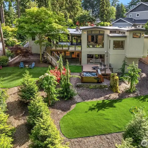 ELEGANT REBUILT RESIDENCE IN COVETED KILLARNEY CIRCLE