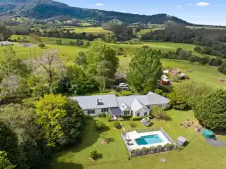 Hanwood Hill - Breathtaking Country Estate
