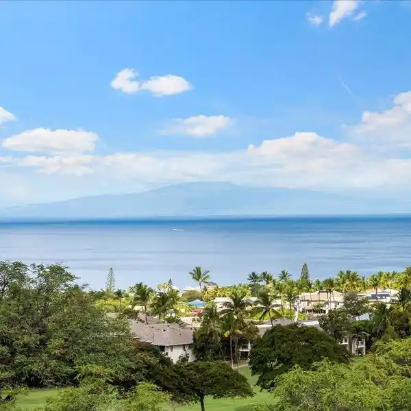 PRISTINE LIVING IN A BREATHTAKING SETTING