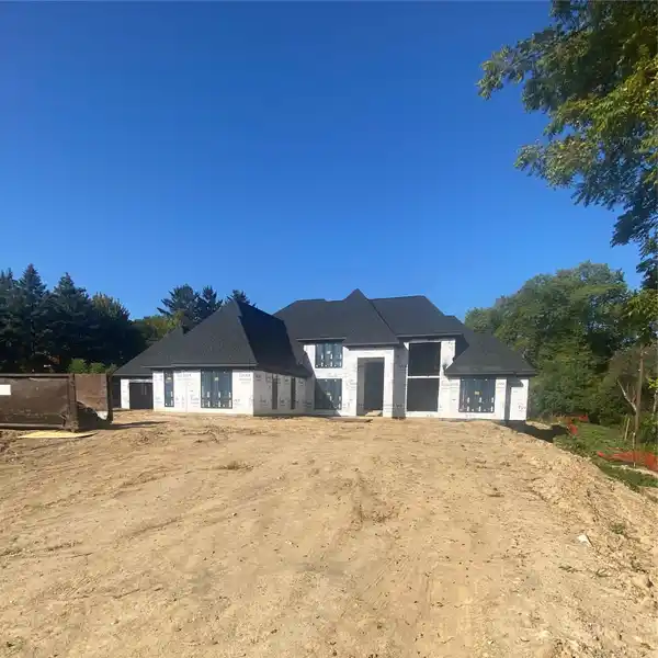 CUSTOM LUXURY FROM GROUND UP