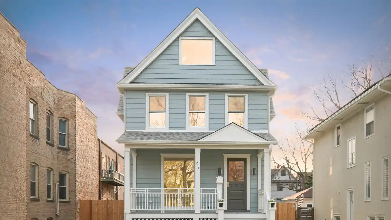 One-of-a-kind Residence in Ridgeland Historic District